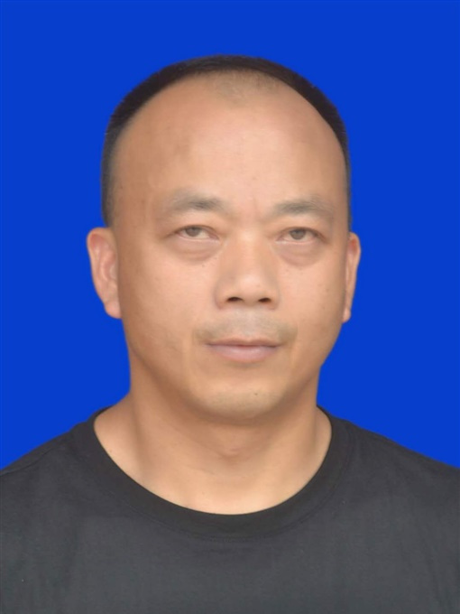 覃濤(慈利縣東嶽觀鎮新花村黨支部書記) 覃濤(慈利縣東嶽觀鎮新花村黨支部書記)