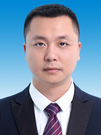 何東曉(重慶市墊江縣槓家鎮黨委委員、人大主席) 何東曉(重慶市墊江縣槓家鎮黨委委員、人大主席)