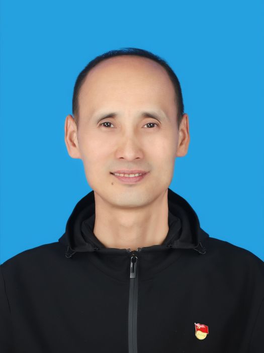 田野(新疆維吾爾自治區且末縣老兵治沙隊隊長) 田野(新疆維吾爾自治區且末縣老兵治沙隊隊長)