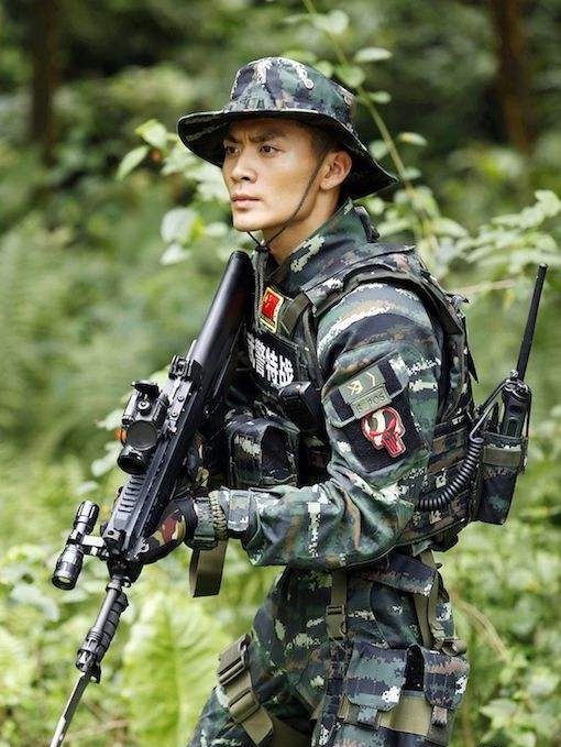 羅霄(電視劇《利刃出擊》中的角色) 羅霄(電視劇《利刃出擊》中的角色)