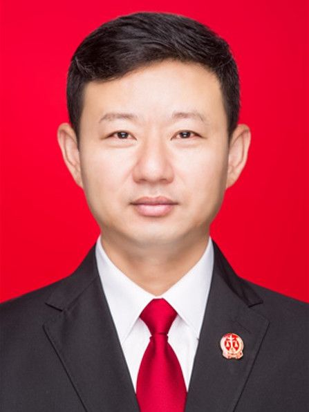 張琨(山西省大同市中級人民法院黨組成員、政治部主任) 張琨(山西省大同市中級人民法院黨組成員、政治部主任)