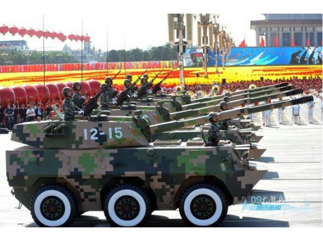 PTL-02輪式突擊炮在國慶閱兵式上亮相