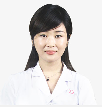 何林燕(南昌同濟美容醫院雷射科主任) 何林燕(南昌同濟美容醫院雷射科主任)