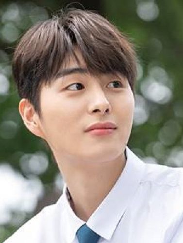 李道華(電視劇《偶然發現的一天》中的角色) 李道華(電視劇《偶然發現的一天》中的角色)