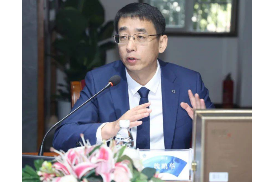 魏鵬舉(伊犁酒業有限責任公司董事長) 魏鵬舉(伊犁酒業有限責任公司董事長)