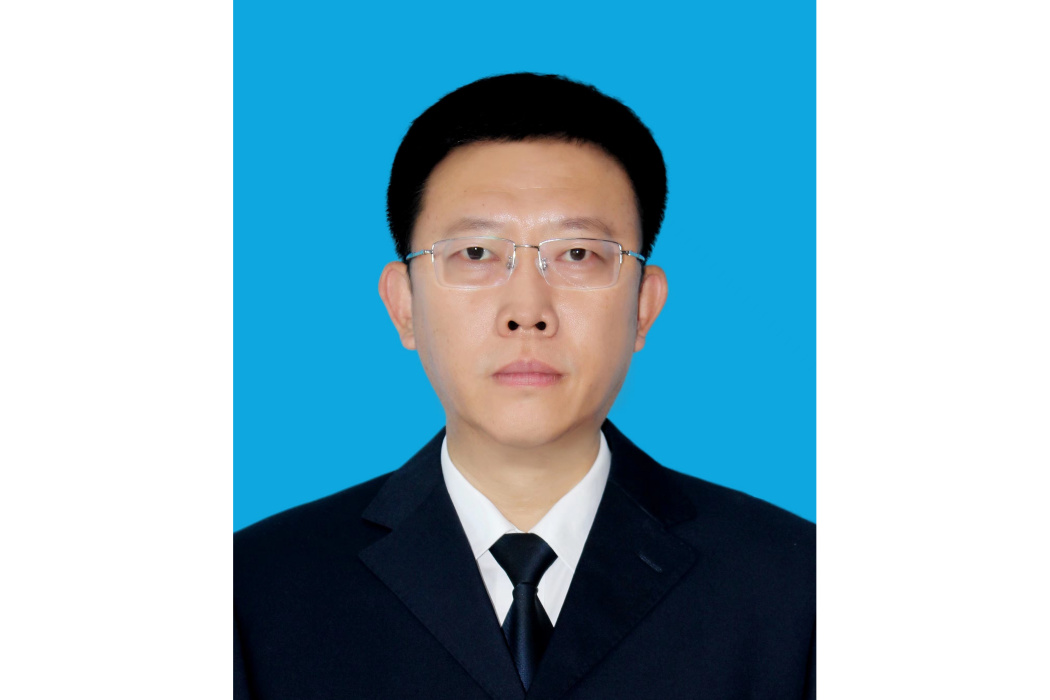 周世興(黑龍江省伊春市副市長、市公安局黨委書記、局長) 周世興(黑龍江省伊春市副市長、市公安局黨委書記、局長)