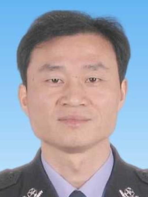 馮金林(浙江省嘉興市嘉善縣公安局黨委委員、副局長、縣流動人口管理服務中心主任) 馮金林(浙江省嘉興市嘉善縣公安局黨委委員、副局長、縣流動人口管理服務中心主任)