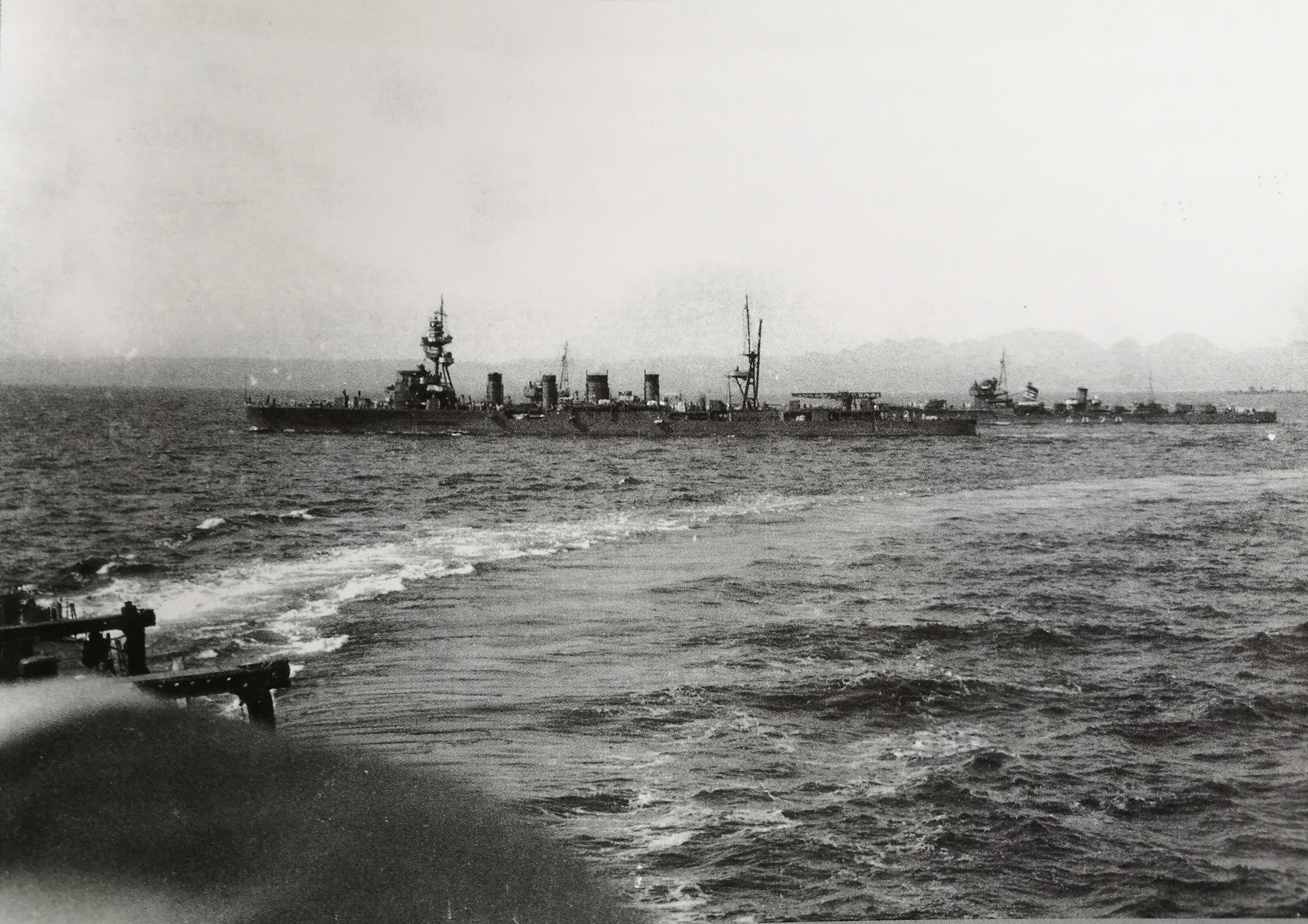 1939年2月26日在周防灘進行訓練的川內號及友艦