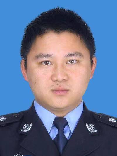 李福民(福建省龍巖市公安局黨委委員,新羅分局黨委書記、局長、四級高級警長,新羅區人民政府黨組成員、副區長) 李福民(福建省龍巖市公安局黨委委員,新羅分局黨委書記、局長、四級高級警長,新羅區人民政府黨組成員、副區長)