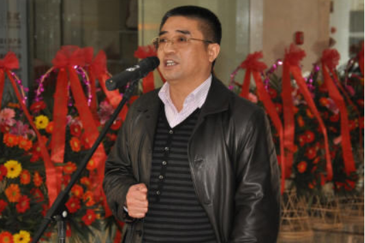 儲呈平(鑫緣繭絲綢集團股份有限公司黨委書記) 儲呈平(鑫緣繭絲綢集團股份有限公司黨委書記)