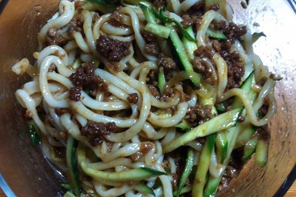 肉醬涼麵 肉醬涼麵