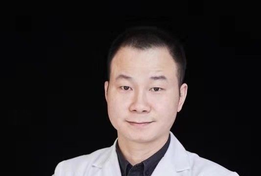 張方(深圳思莉醫療美容門診部醫生) 張方(深圳思莉醫療美容門診部醫生)