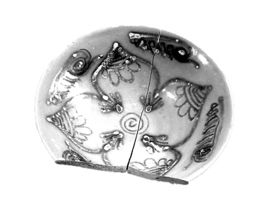 遺址現場發掘出的唐代花瓣紋長沙窯碗