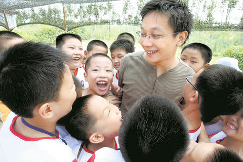 楊懷保與小學生