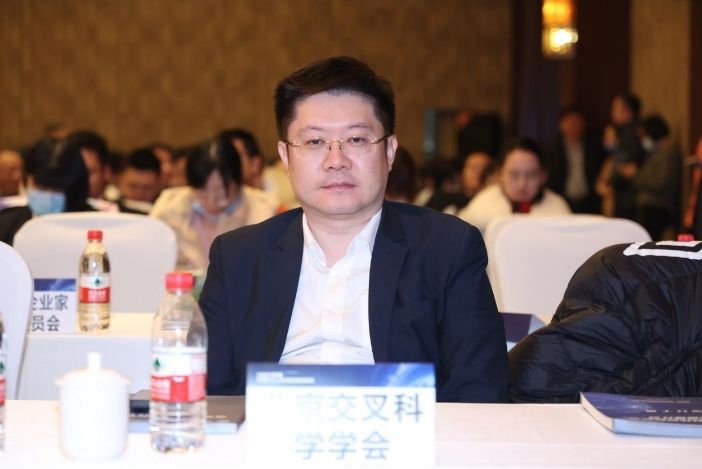 蔣鵬(北京交叉科學學會副秘書長兼理事長辦公室主任) 蔣鵬(北京交叉科學學會副秘書長兼理事長辦公室主任)