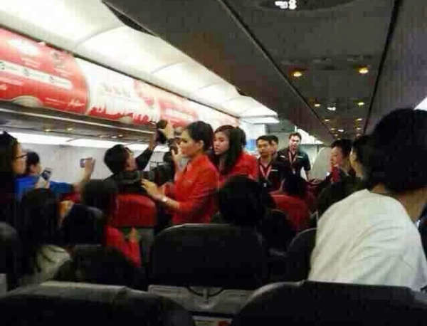 12·12中國乘客侮辱泰國空姐事件