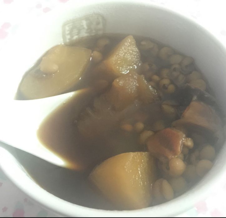 秋梨薏米湯 秋梨薏米湯