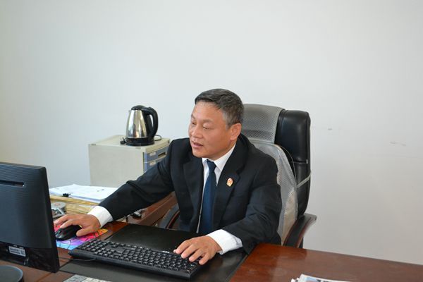 苗曉東(桃山區人民法院審判監督庭負責人) 苗曉東(桃山區人民法院審判監督庭負責人)