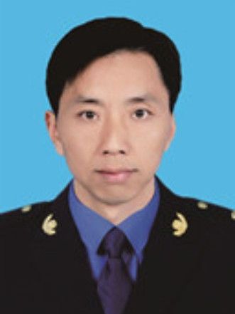 王先武(湖北省鹹豐縣城市管理綜合執法大隊大隊長) 王先武(湖北省鹹豐縣城市管理綜合執法大隊大隊長)