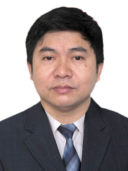 何華(貴州省遵義市交通運輸局二級調研員) 何華(貴州省遵義市交通運輸局二級調研員)