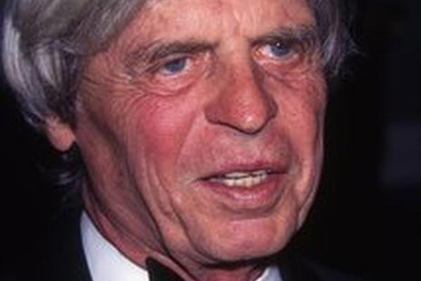 喬治·普林普頓(George Plimpton) 喬治·普林普頓(George Plimpton)