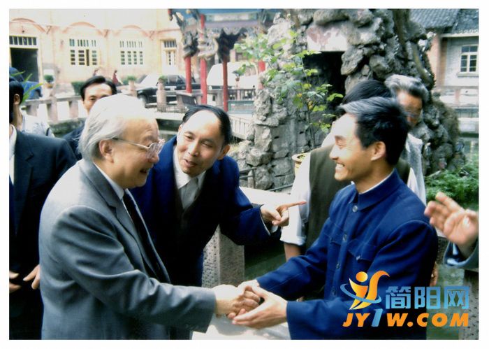 李冠雄(簡陽師範高級講師) 李冠雄(簡陽師範高級講師)