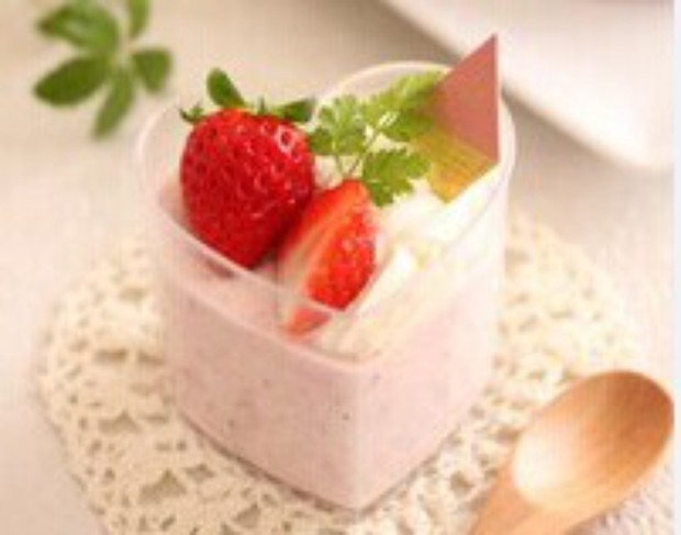 櫻花草莓牛奶