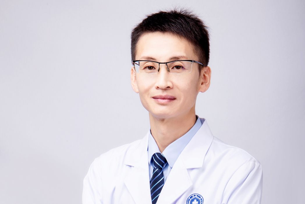 胡瑞華(前海人壽廣州總醫院醫生) 胡瑞華(前海人壽廣州總醫院醫生)
