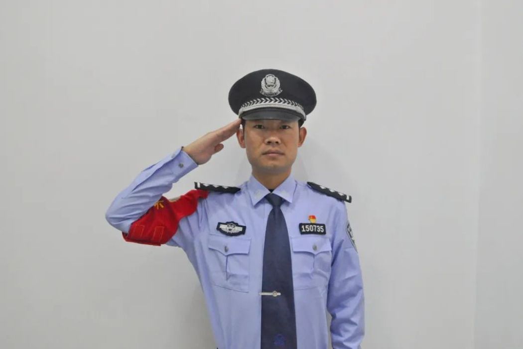 劉波(昆明鐵路公安局昆明公安處乘警一大隊大隊長)