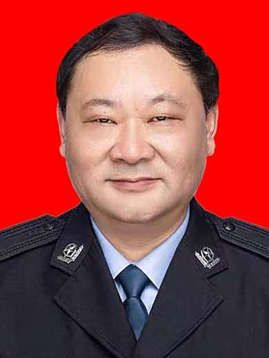 曹龍(湖南省常德市澧縣公安局黨委書記、大隊長) 曹龍(湖南省常德市澧縣公安局黨委書記、大隊長)
