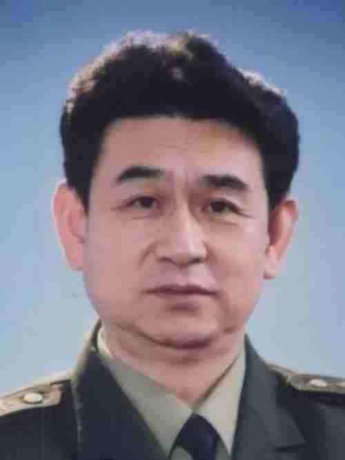 柳曉川(中國人民武裝警察部隊學院原黨委書記、院長) 柳曉川(中國人民武裝警察部隊學院原黨委書記、院長)