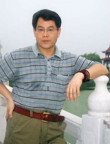 鄭天然(中國畫筆墨研究院副院長兼秘書長) 鄭天然(中國畫筆墨研究院副院長兼秘書長)