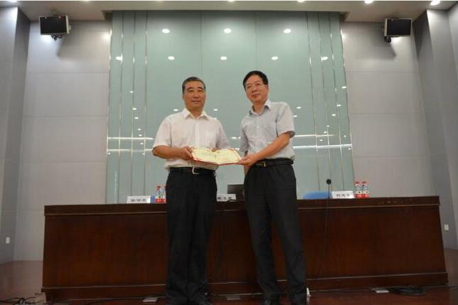 侯衛星(北京交通大學兼職教授) 侯衛星(北京交通大學兼職教授)