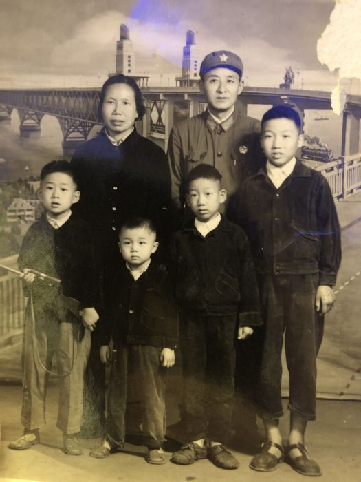 劉義平(中共黨員,原蚌埠市商業機械廠離休幹部) 劉義平(中共黨員,原蚌埠市商業機械廠離休幹部)
