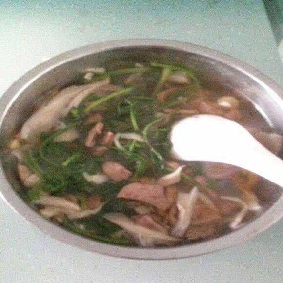 平菇豬肝菠菜湯