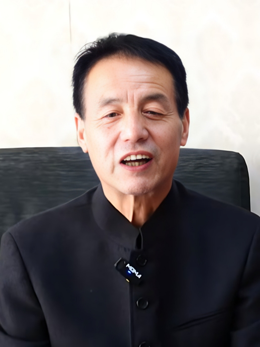 王日中(神舟十九號航天員王浩澤的父親,河北省承德市灤平縣公安局交警大隊原民警) 王日中(神舟十九號航天員王浩澤的父親,河北省承德市灤平縣公安局交警大隊原民警)