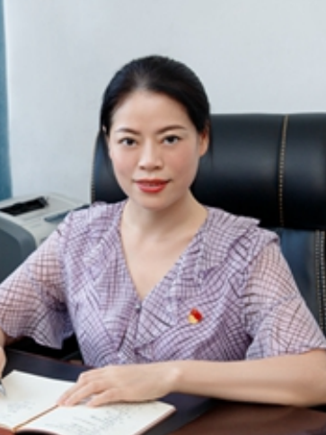 李瓊(四川省瀘州市瀘縣教育體育局黨組成員、副局長) 李瓊(四川省瀘州市瀘縣教育體育局黨組成員、副局長)
