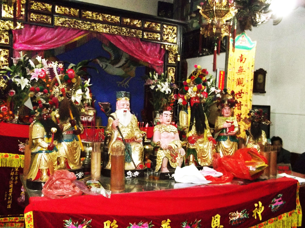 龍騰廟預備正月遊春的神像