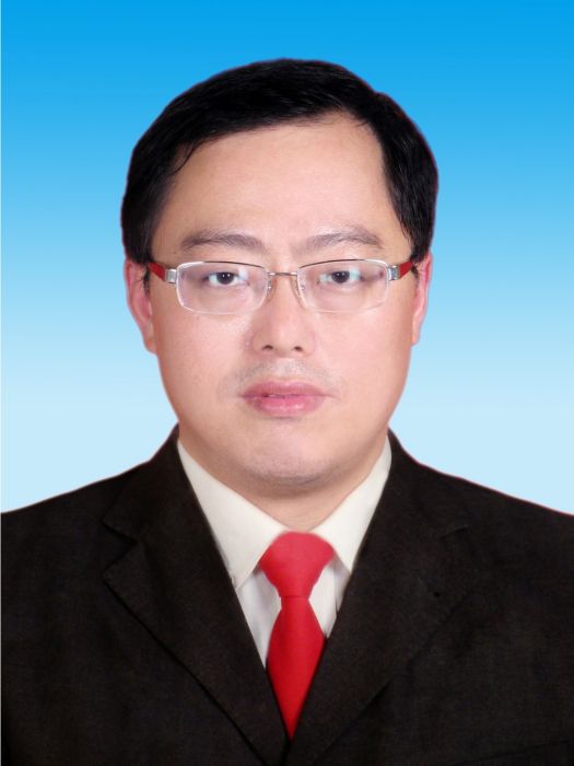 任勇(四川省綿陽市鹽亭縣委常委、政法委書記、三級調研員) 任勇(四川省綿陽市鹽亭縣委常委、政法委書記、三級調研員)