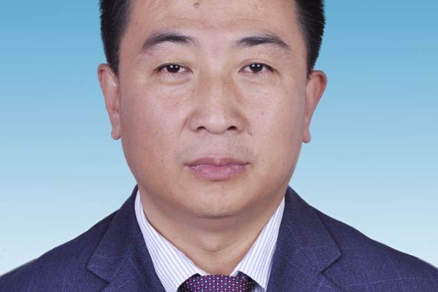 鄭新華(安丘市環衛中心黨組成員、環境衛生中心主任)
