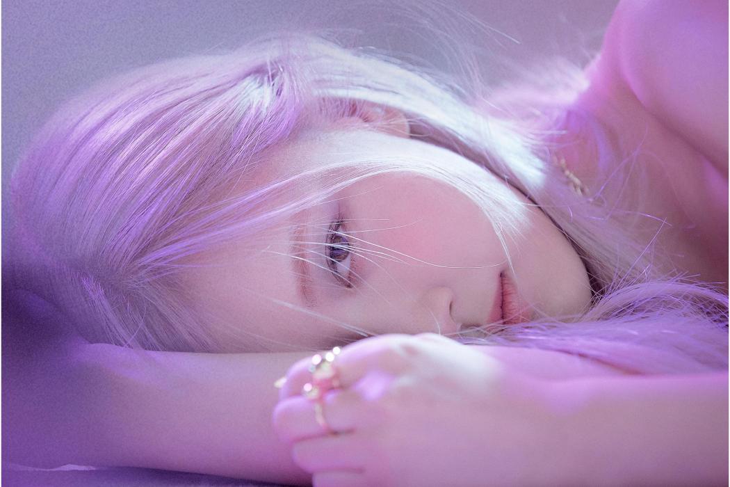 R(朴彩英(Rosé)音樂專輯) R(朴彩英(Rosé)音樂專輯)
