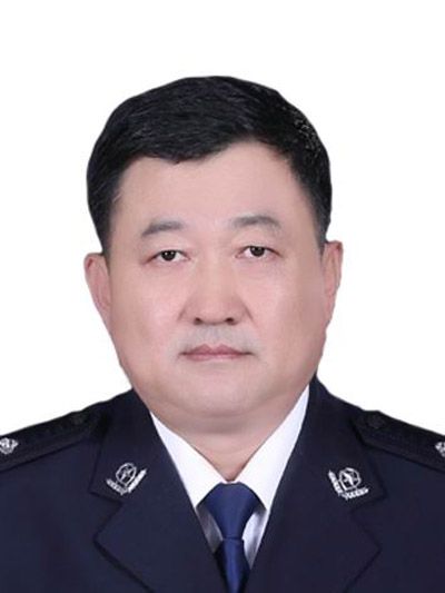 毛金榮(阿拉善盟公安局黨委委員、副局長) 毛金榮(阿拉善盟公安局黨委委員、副局長)