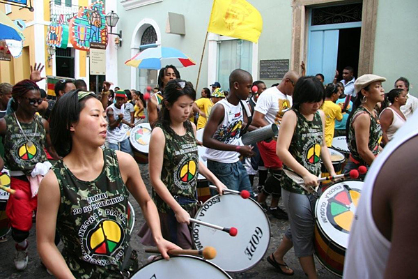 桑巴亞北京成員參加巴西狂歡節遊行。