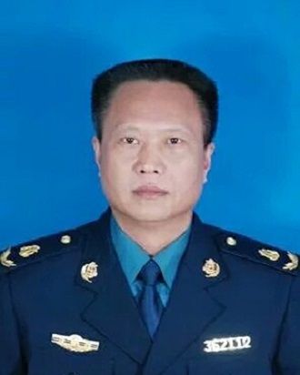 劉達生(江西省九江市港口航運管理局黨組成員、副局長、機關黨委書記) 劉達生(江西省九江市港口航運管理局黨組成員、副局長、機關黨委書記)