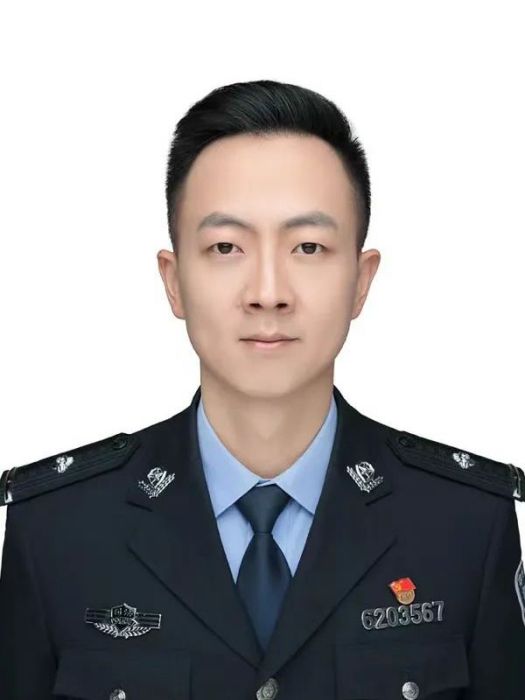 董旭輝(甘肅省蘭州監獄獄政管理科特警隊一級警員) 董旭輝(甘肅省蘭州監獄獄政管理科特警隊一級警員)
