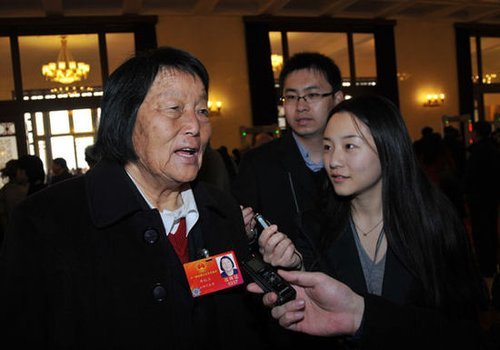 2012年3月5日申紀蘭在人民大會堂接受採訪