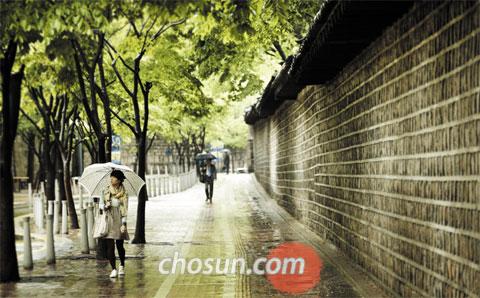 首爾最有名的散步好去處貞洞街。