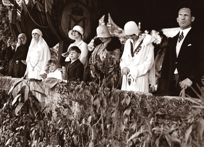喬治、伊莉莎白和其他羅馬尼亞王室成員，1930年