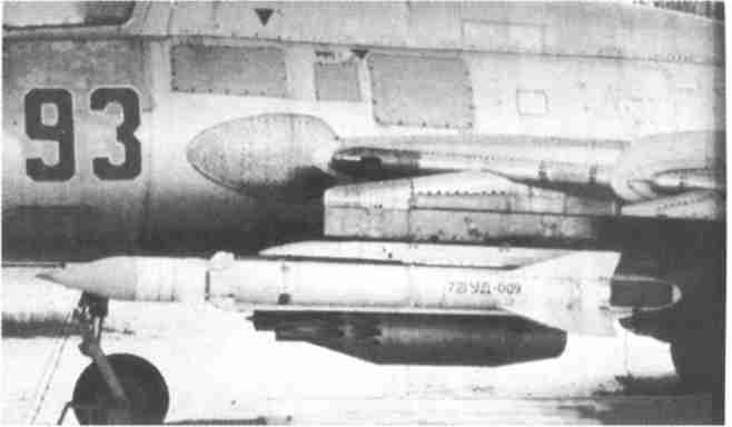 蘇-17M3配X-27反輻射飛彈,X-28的替代品