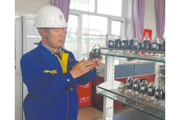 張文彥(寧夏廷遠活性炭有限公司技術部部長) 張文彥(寧夏廷遠活性炭有限公司技術部部長)